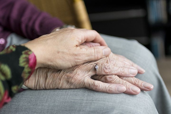 LA SOLEDAD DEL MAYOR.-POR Mª TERESA SORIANO